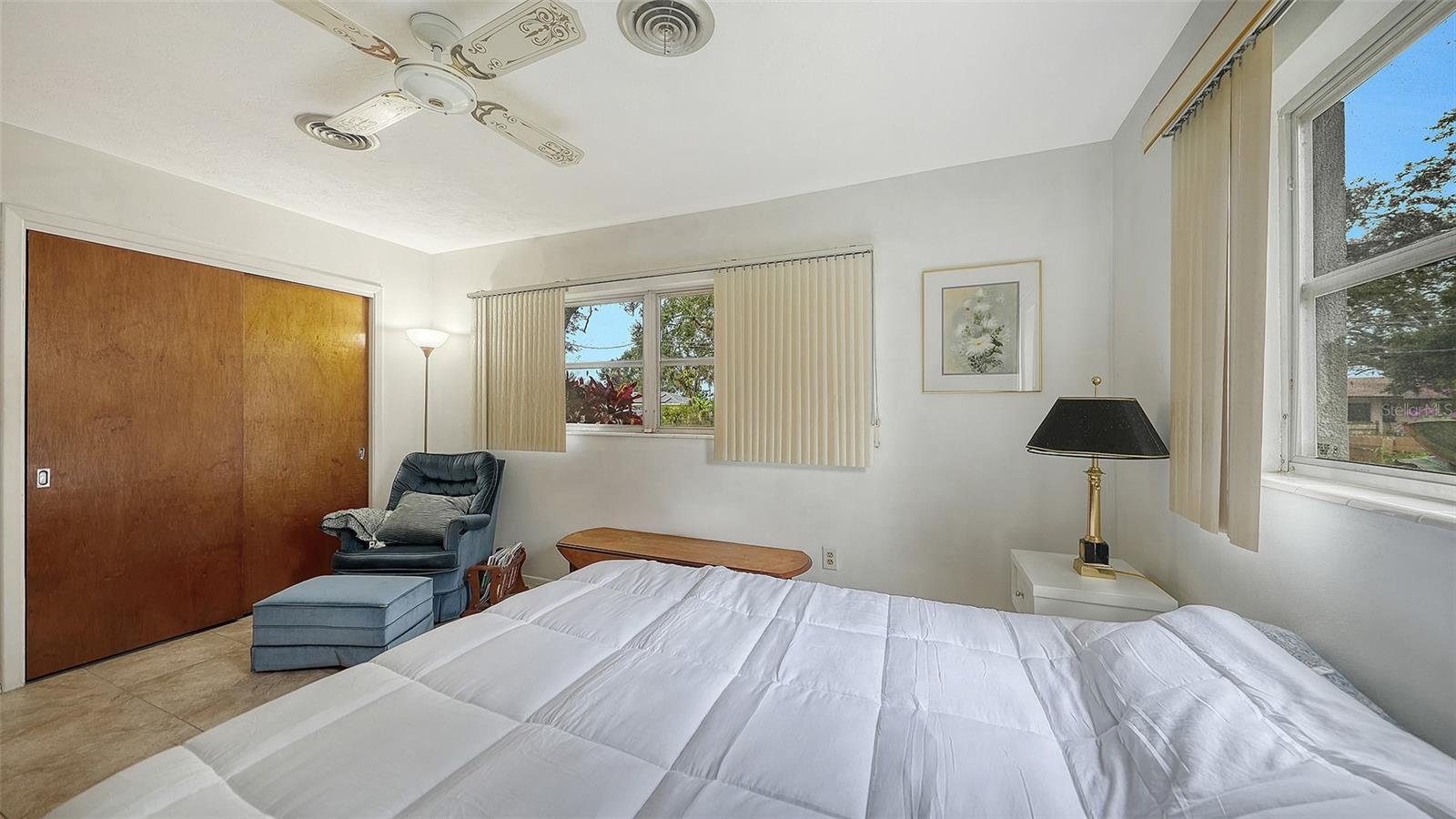 Image 27 of 59 For 5003 9th Street Court E