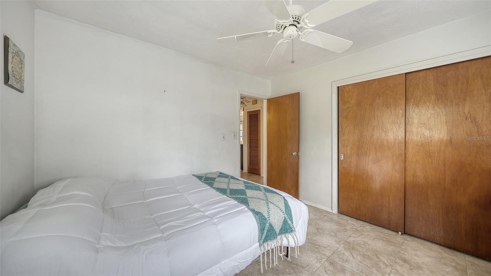 Image 31 of 59 For 5003 9th Street Court E