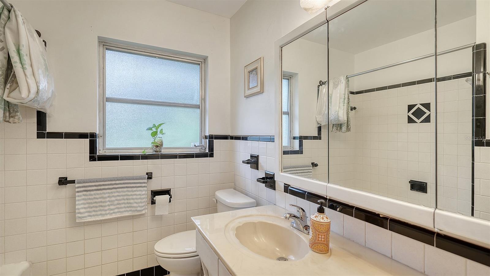 Image 33 of 59 For 5003 9th Street Court E