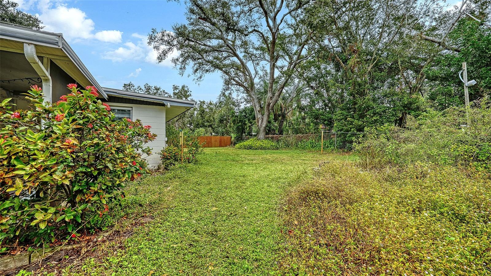 Image 46 of 59 For 5003 9th Street Court E