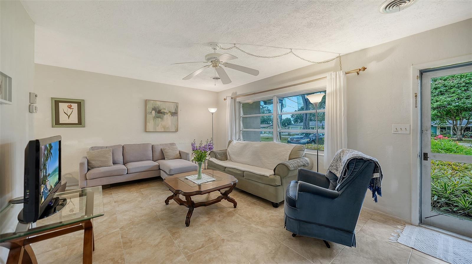 Image 7 of 59 For 5003 9th Street Court E