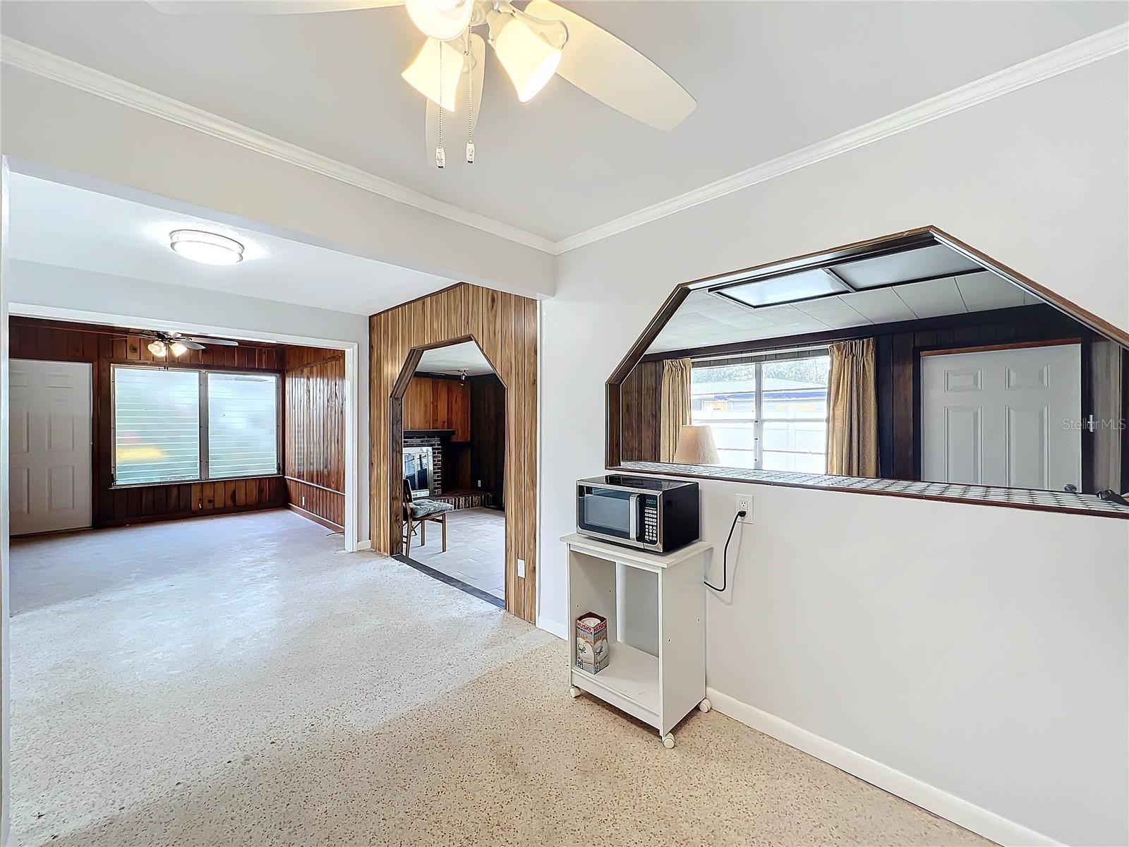 Image 17 of 46 For 2877 Michigan Street