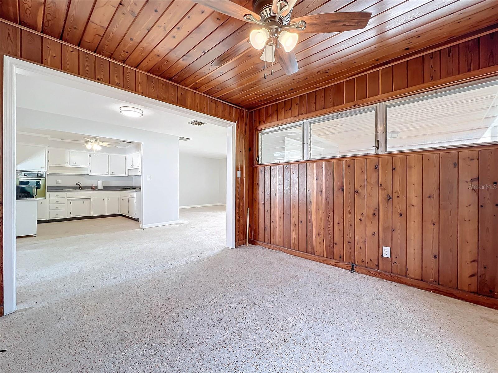 Image 20 of 46 For 2877 Michigan Street