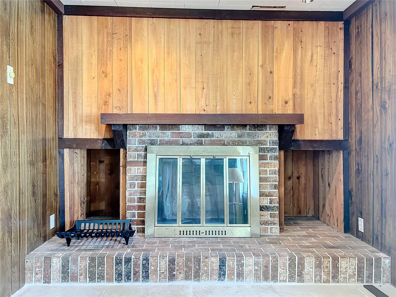 Image 26 of 46 For 2877 Michigan Street