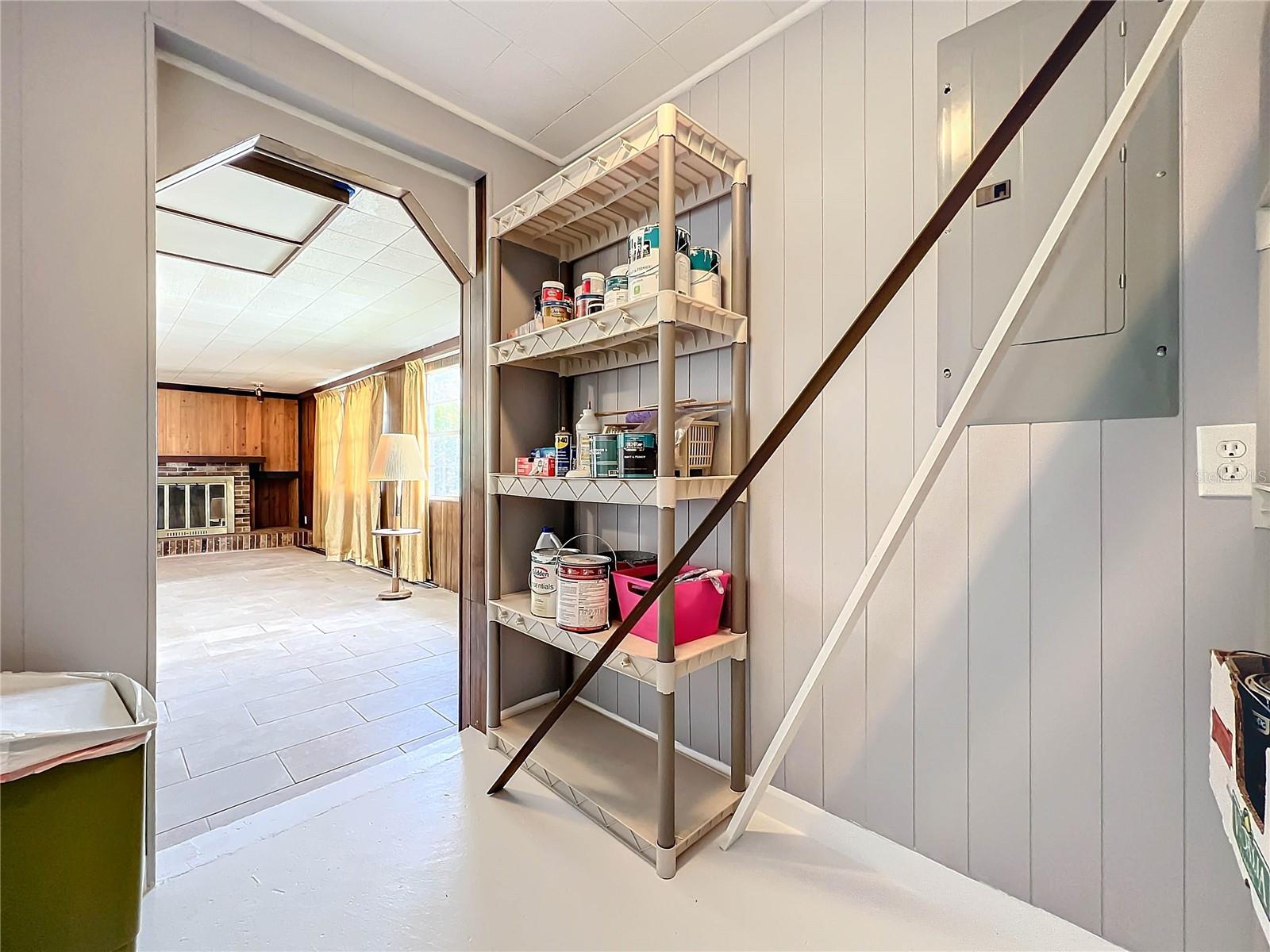 Image 40 of 46 For 2877 Michigan Street