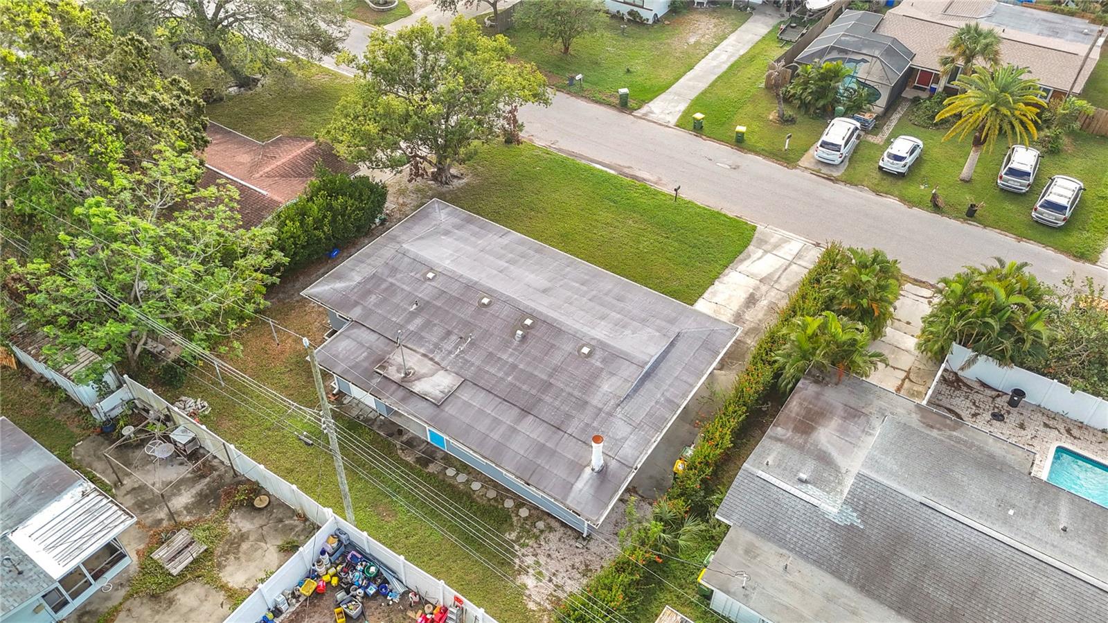 Image 43 of 46 For 2877 Michigan Street