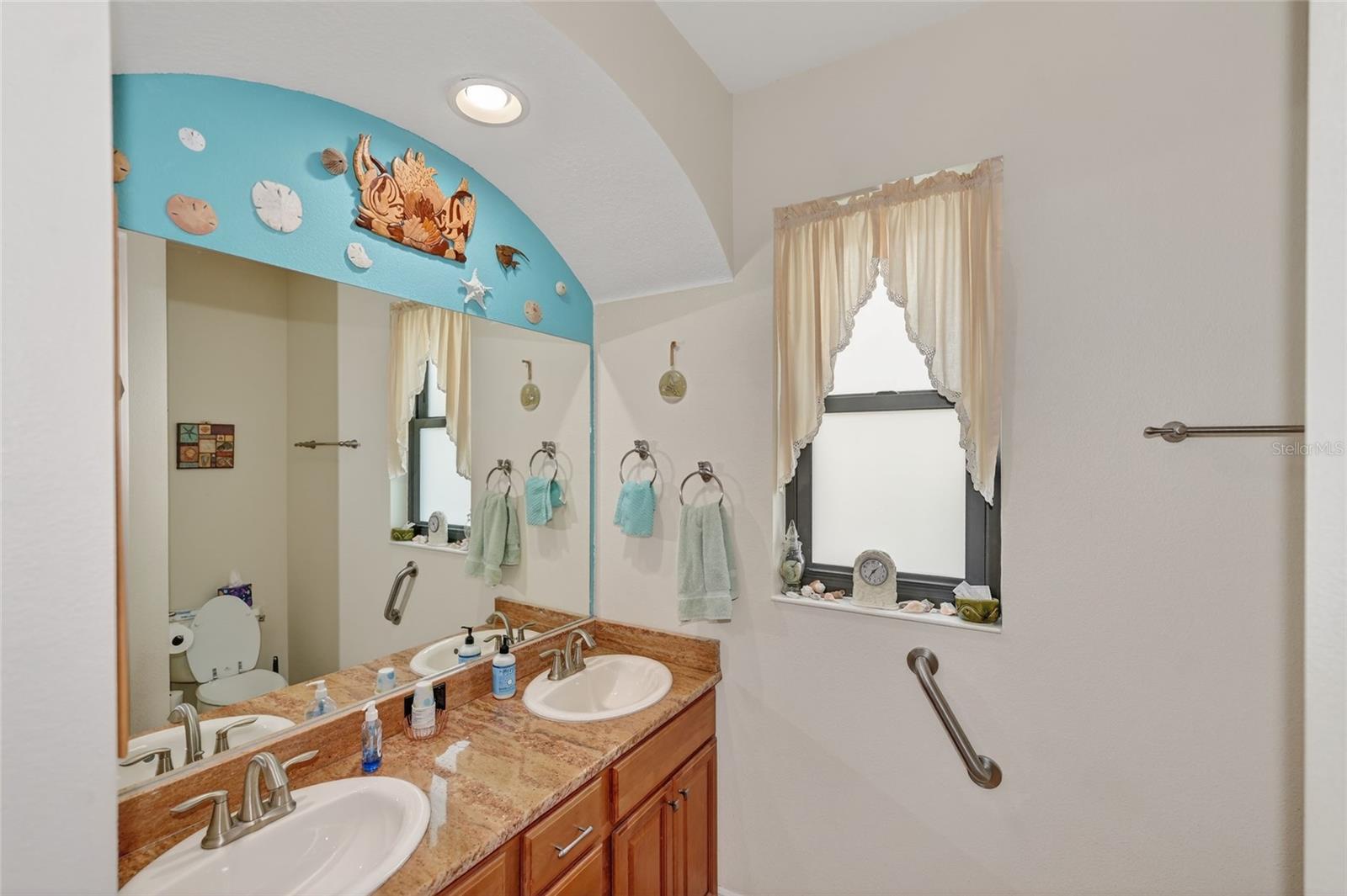 Image 47 of 60 For 2006 148th Court East