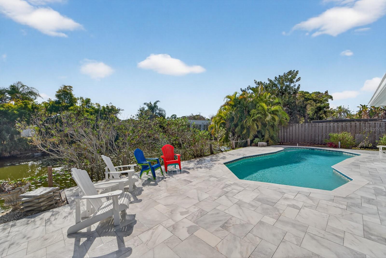 Image 25 of 33 For 3326 Rowena Street