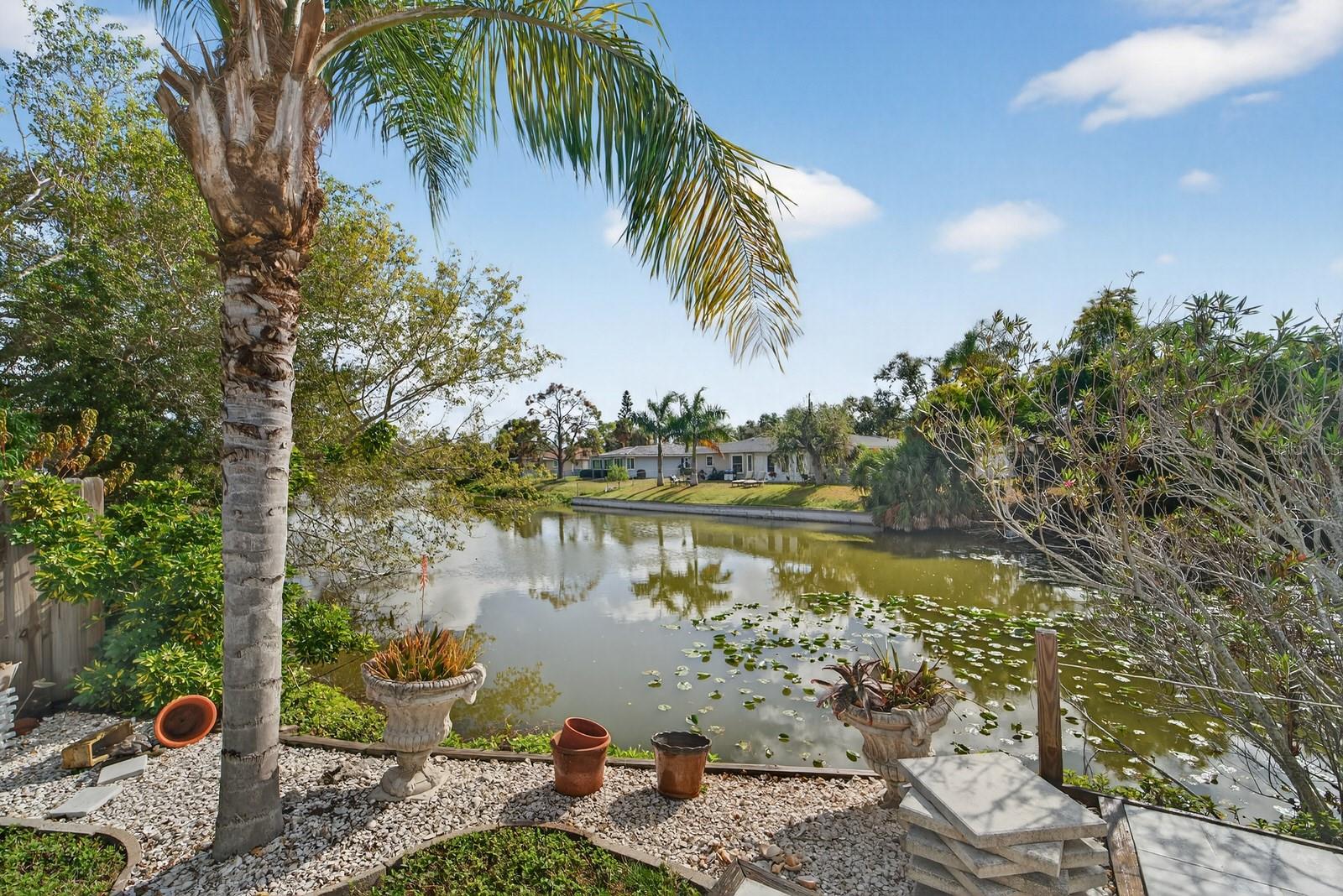 Image 27 of 33 For 3326 Rowena Street