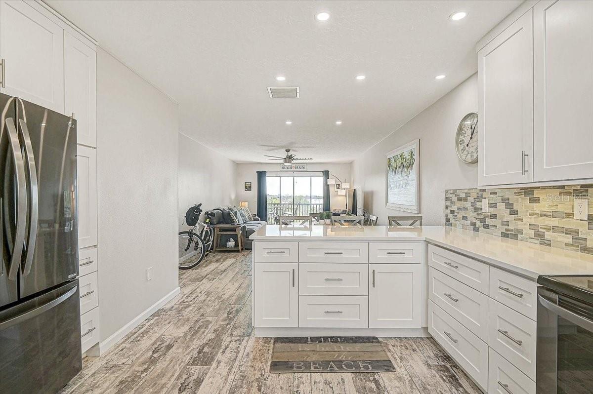 Image 8 of 55 For 1624 Stickney Point Road 1624-301