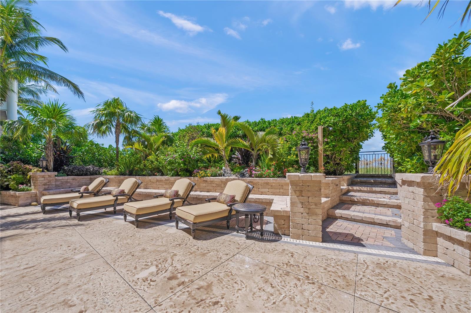 Image 15 of 97 For 801 Shore Drive