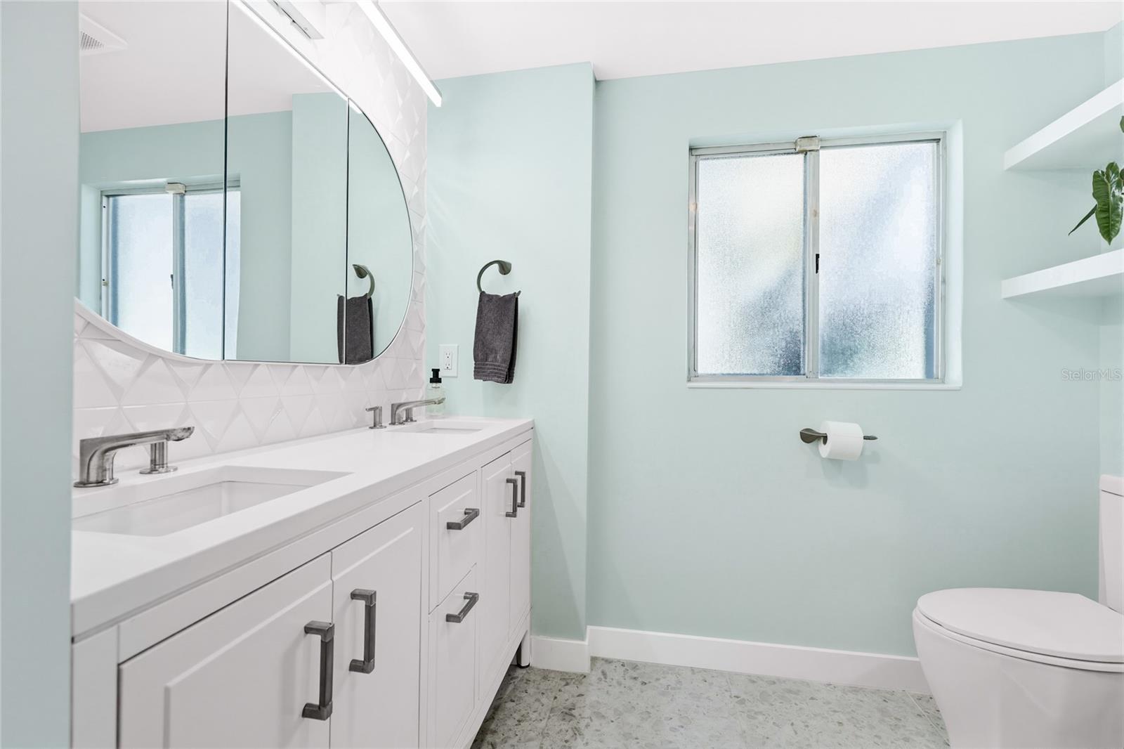 Image 18 of 56 For 1939 High Point Drive