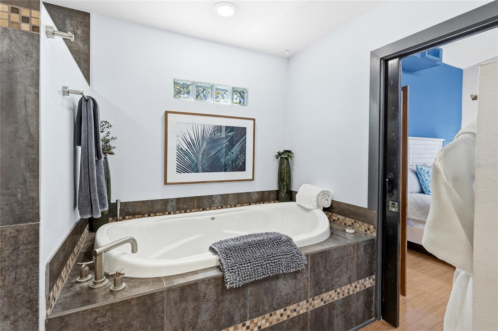 Image 38 of 56 For 1939 High Point Drive