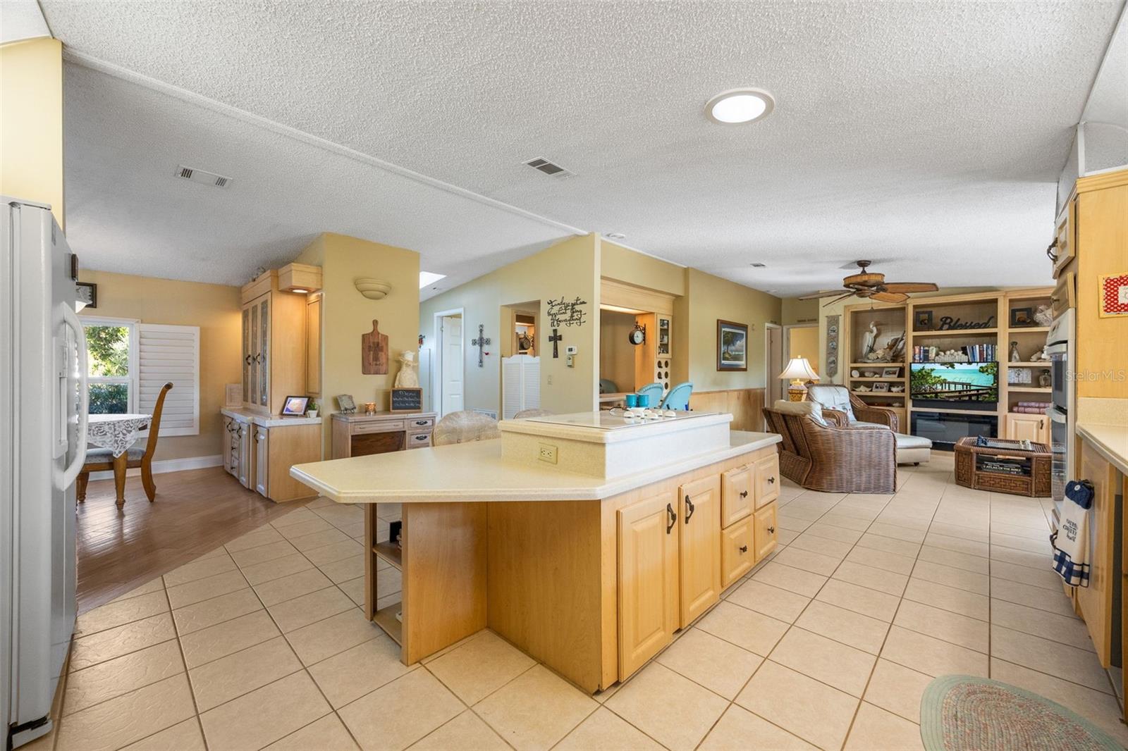 Image 19 of 77 For 19675 Eagle Trace Court