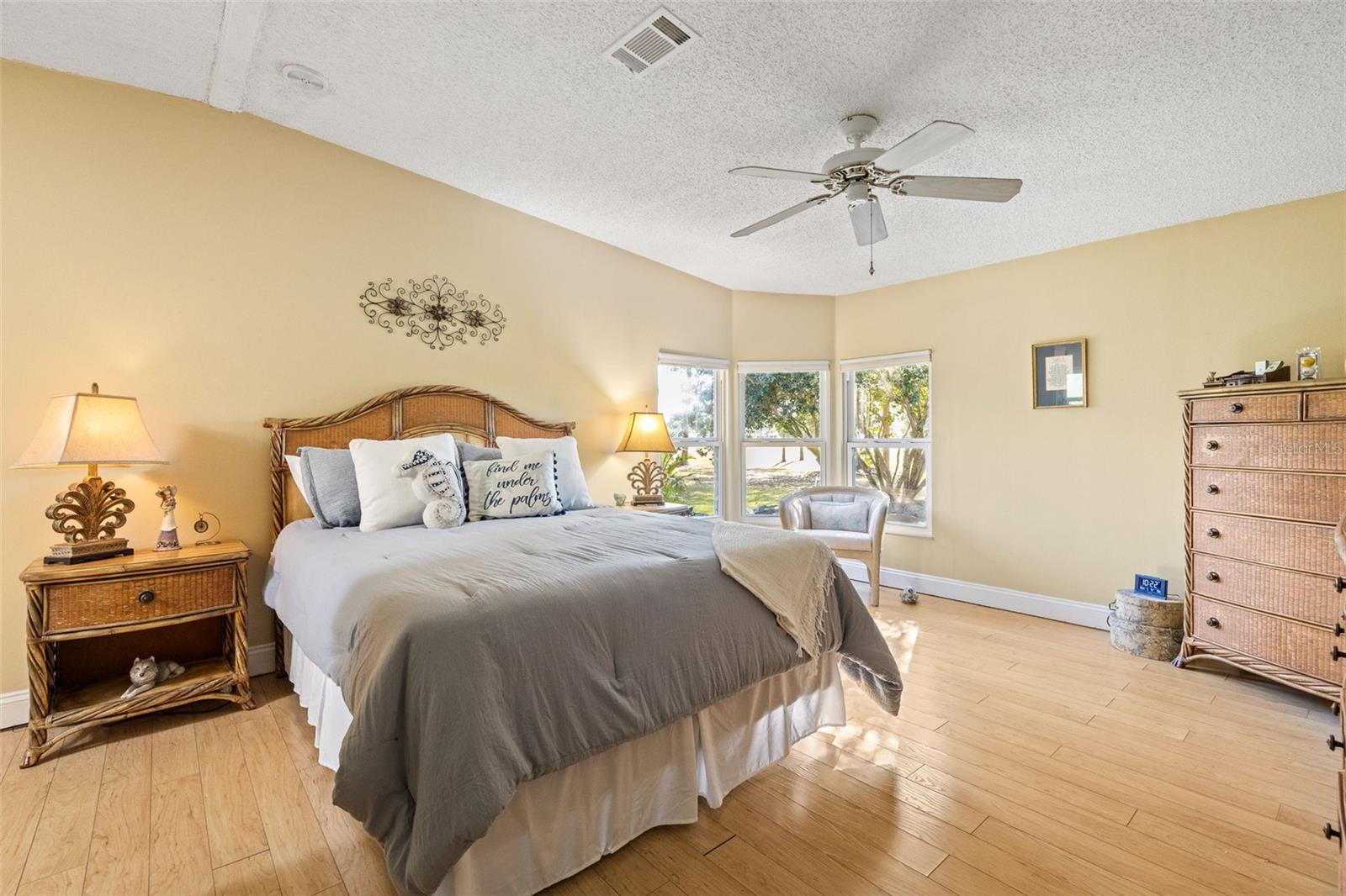 Image 30 of 77 For 19675 Eagle Trace Court