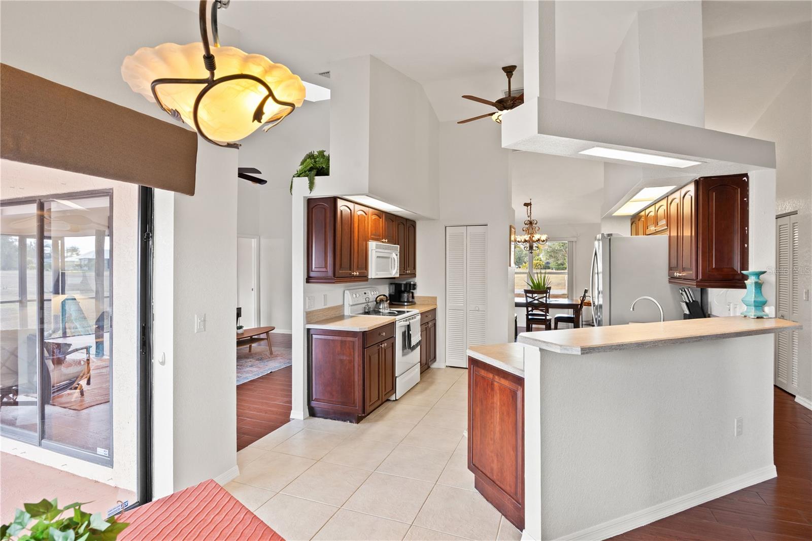 Image 14 of 35 For 26223 Barcelos Court