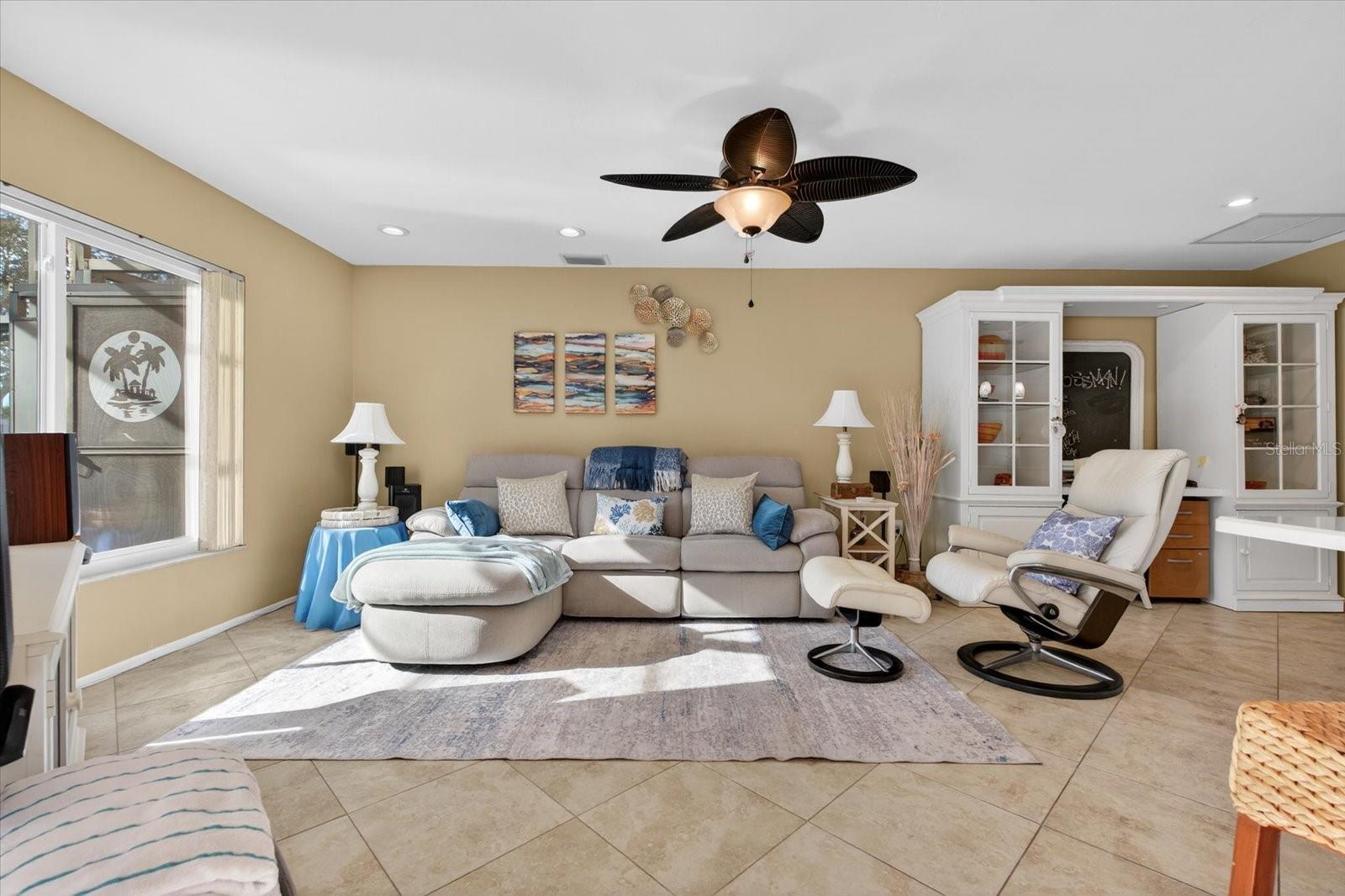 Image 22 of 55 For 6701 16th Avenue Drive W