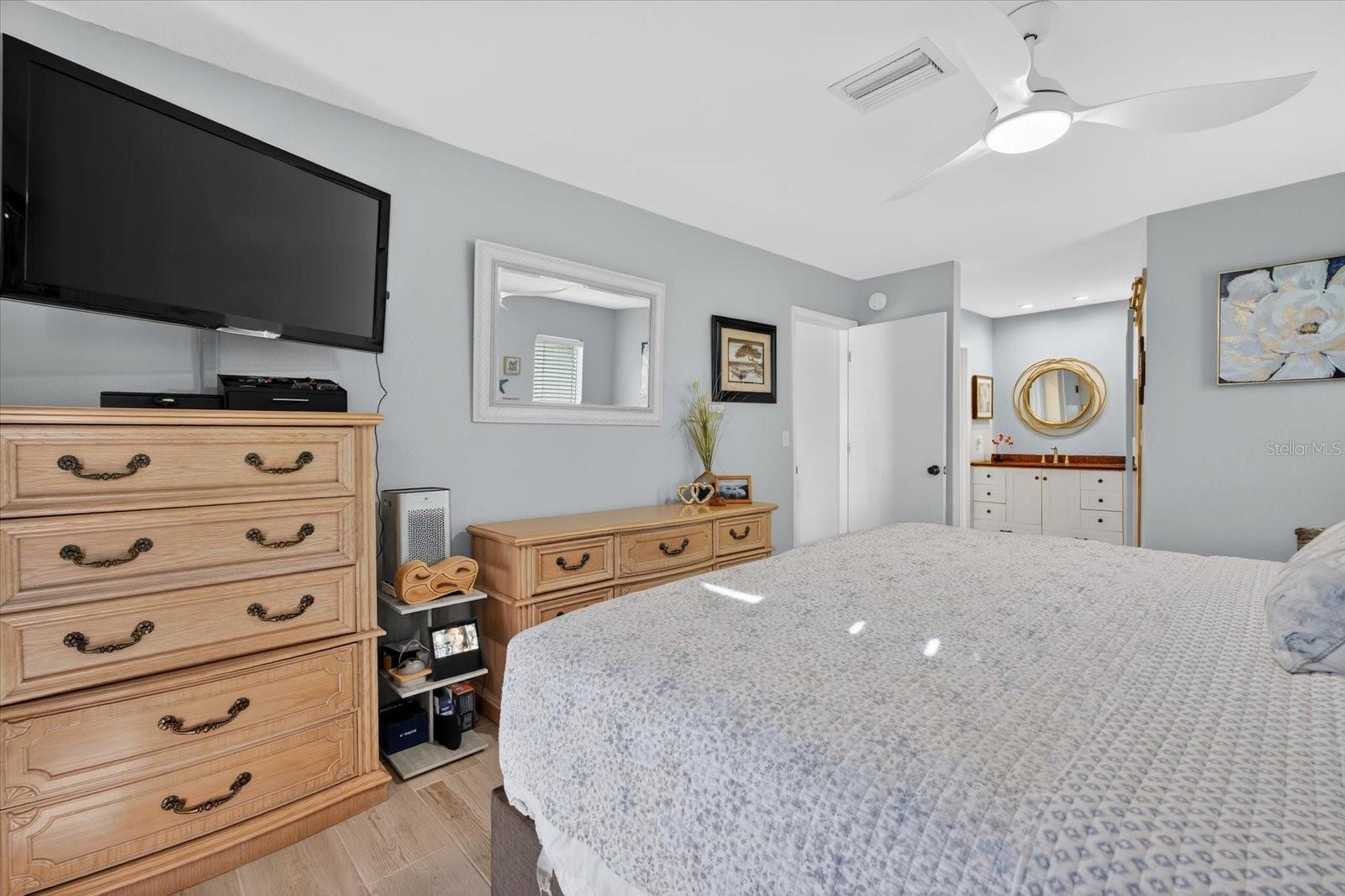 Image 28 of 55 For 6701 16th Avenue Drive W