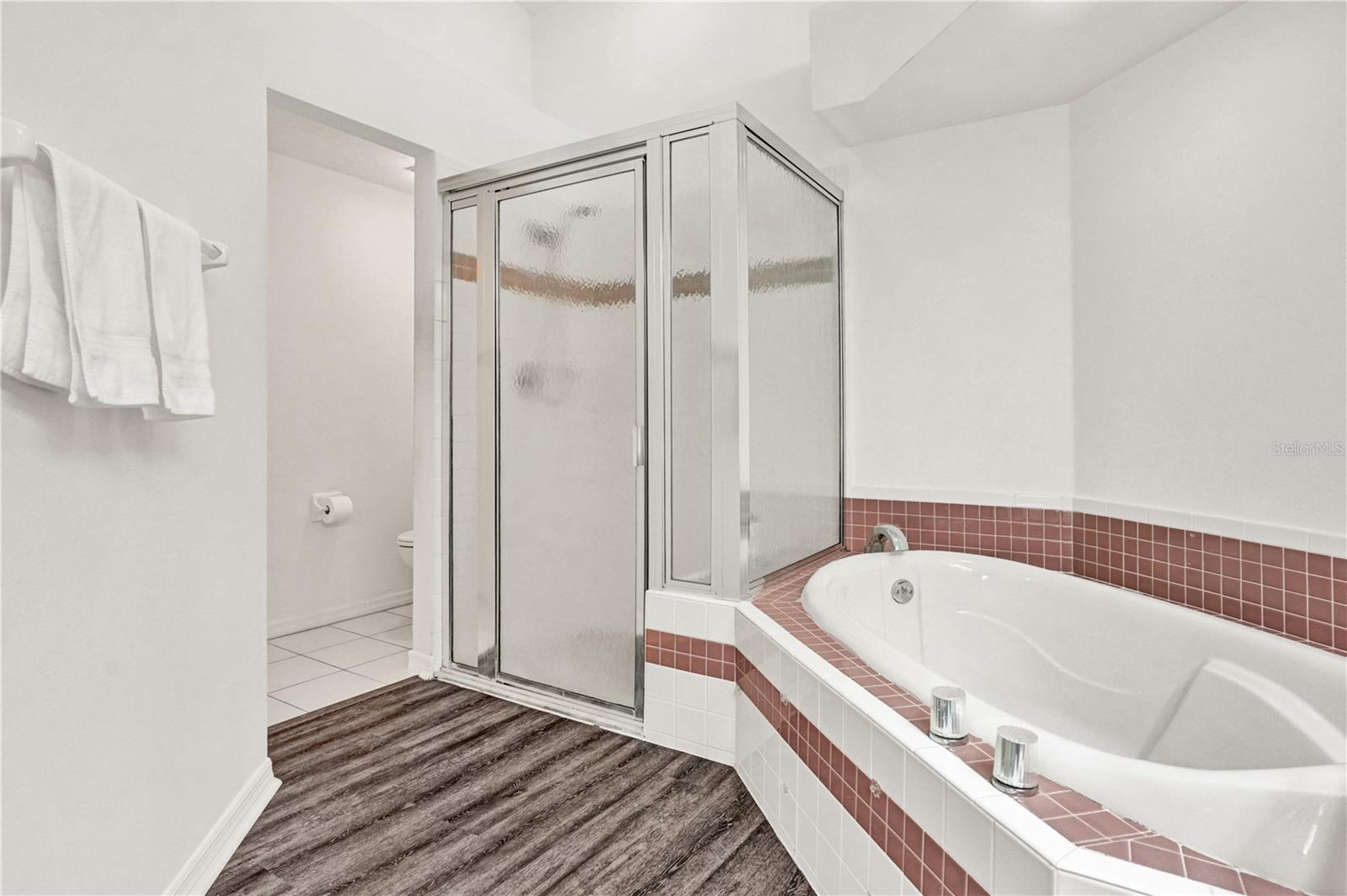 Image 25 of 50 For 6228 Country Club Way