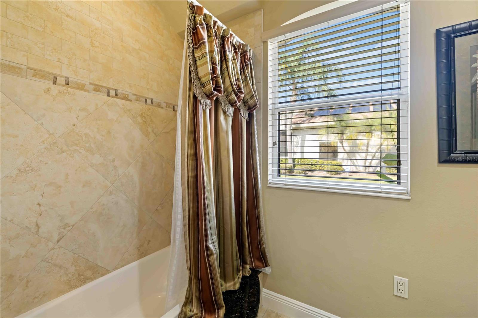 Image 32 of 61 For 2962 Wilderness Boulevard E