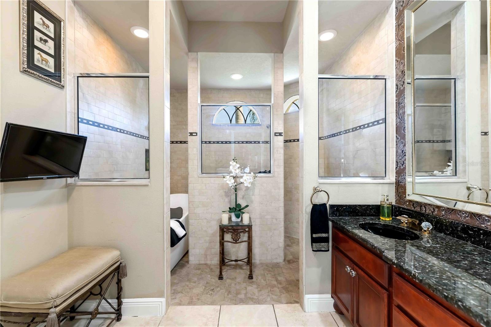 Image 39 of 61 For 2962 Wilderness Boulevard E