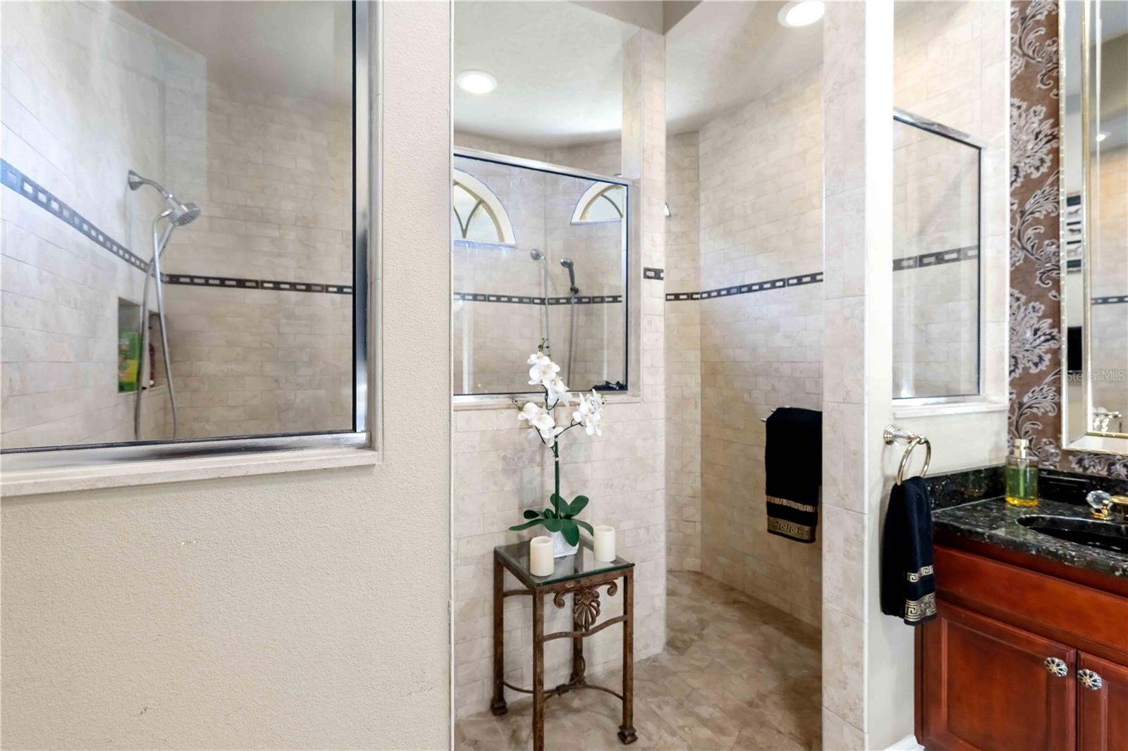 Image 40 of 61 For 2962 Wilderness Boulevard E