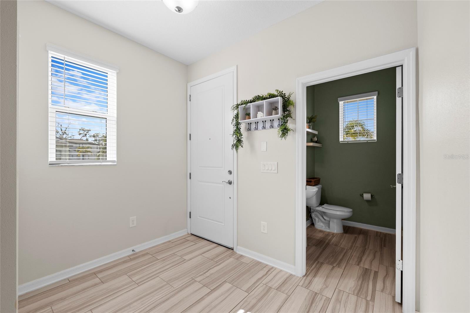 Image 12 of 52 For 11419 Daybreak Glen