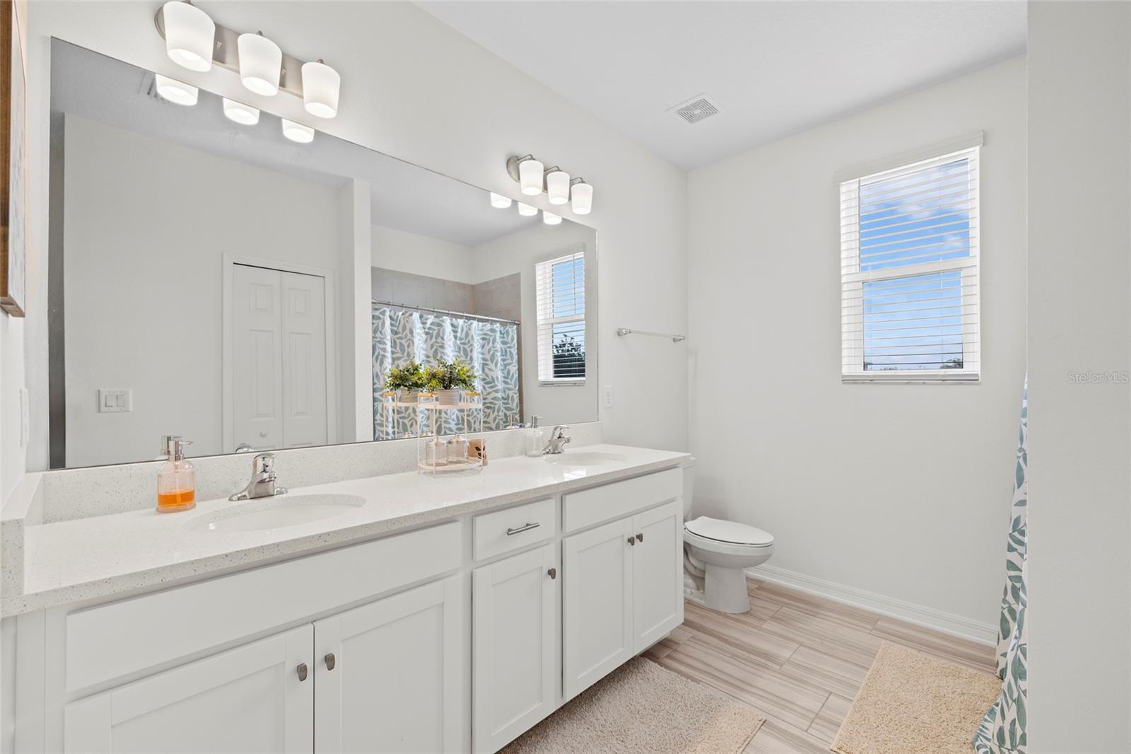 Image 25 of 52 For 11419 Daybreak Glen