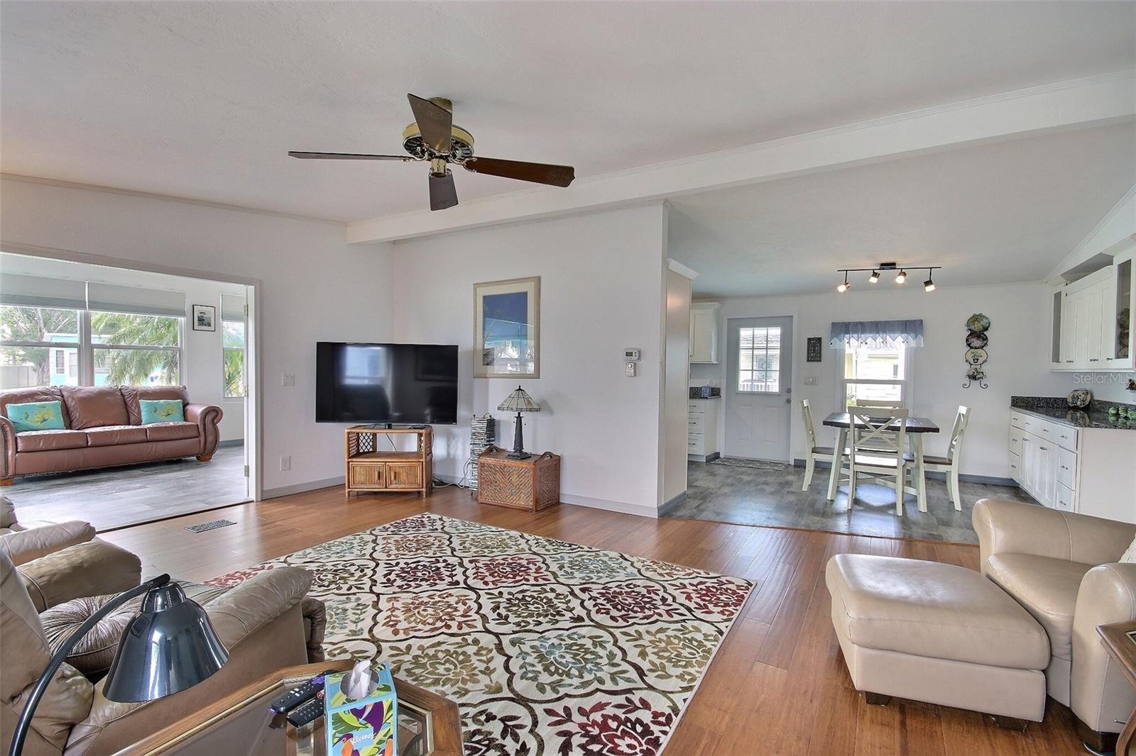 Image 17 of 47 For 117 Heron Ct