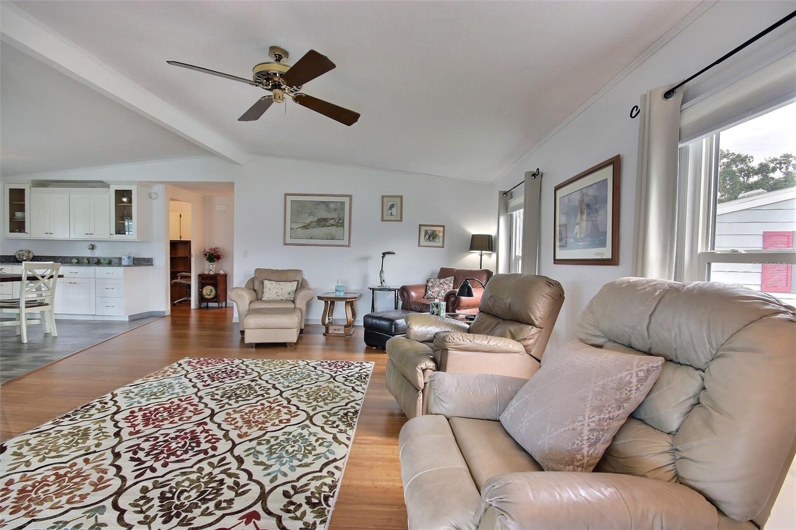 Image 19 of 47 For 117 Heron Ct