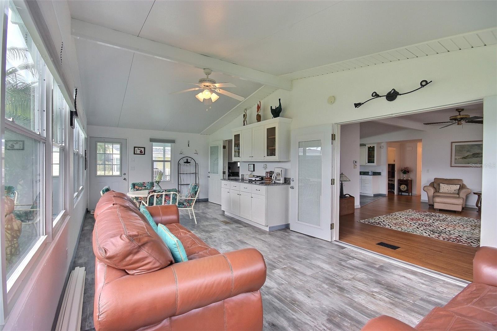 Image 22 of 47 For 117 Heron Ct