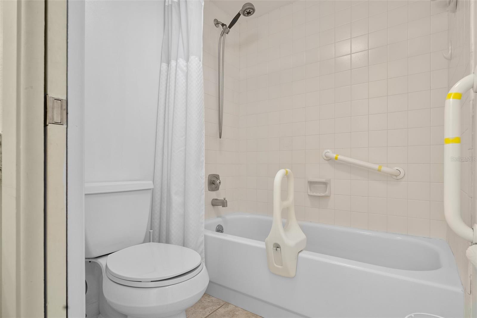 Image 24 of 51 For 1703 Pelican Cove Road 356