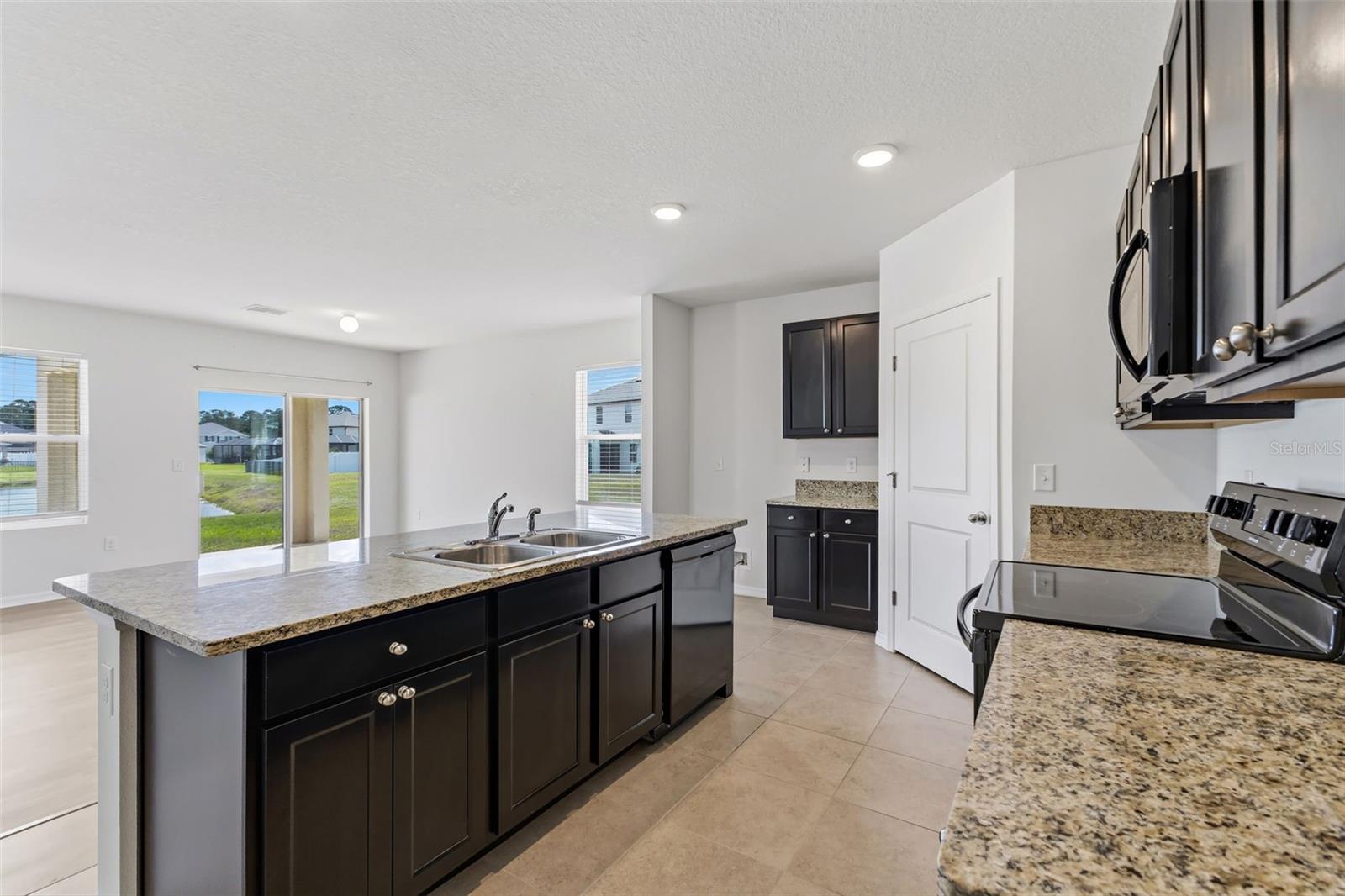 Image 10 of 39 For 184 Tierra Verde Way