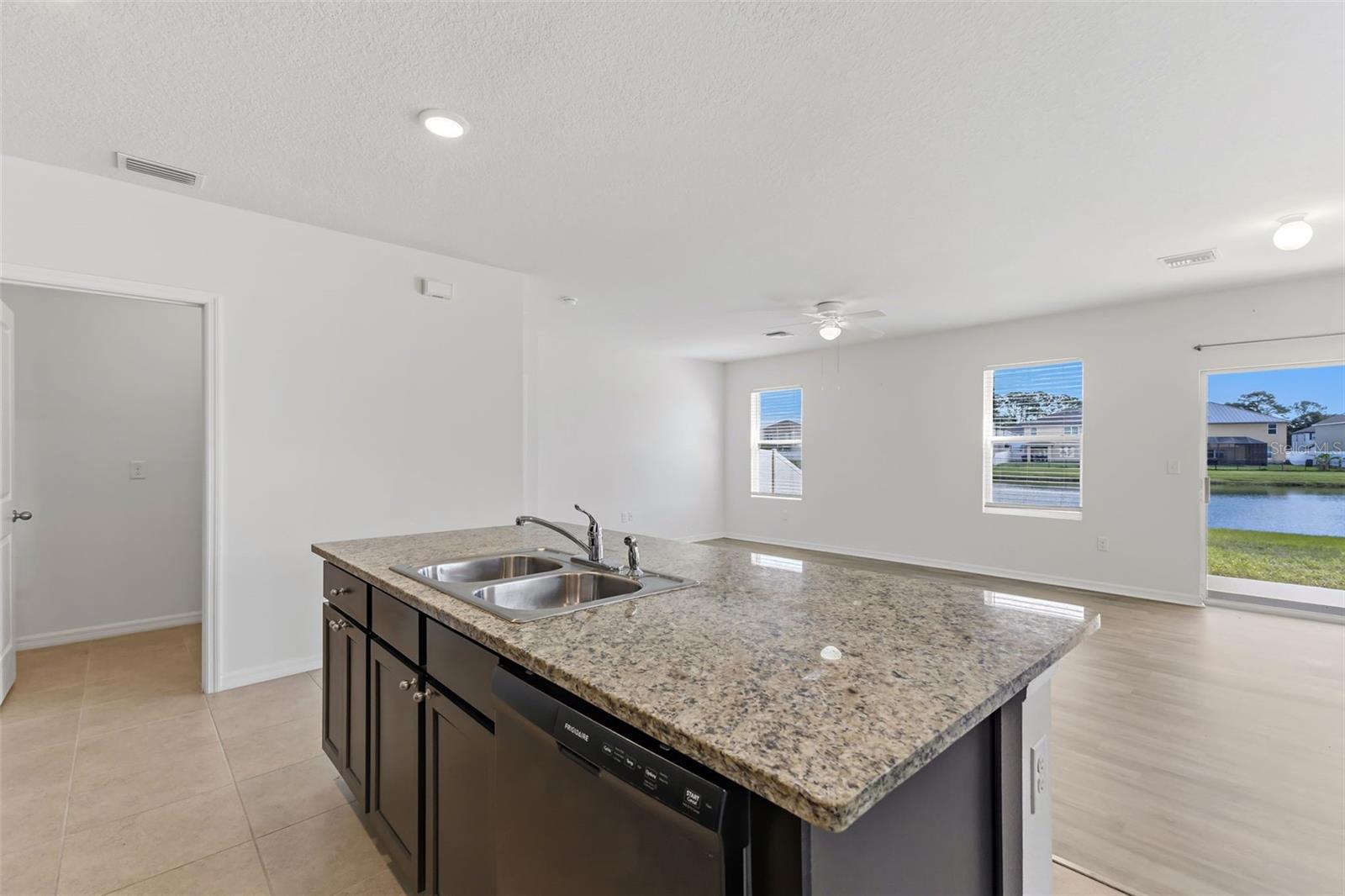 Image 12 of 39 For 184 Tierra Verde Way