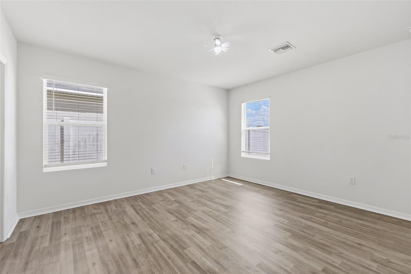 Image 13 of 39 For 184 Tierra Verde Way