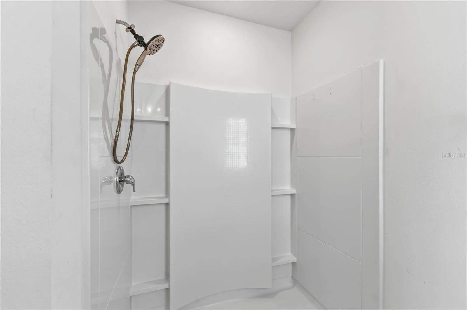 Image 17 of 39 For 184 Tierra Verde Way