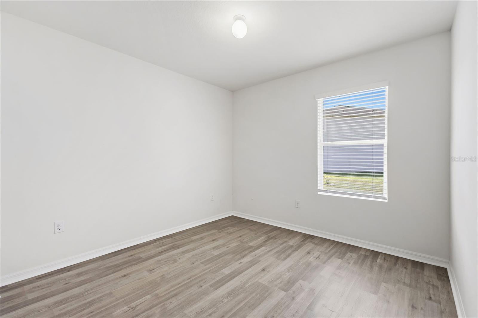 Image 20 of 39 For 184 Tierra Verde Way