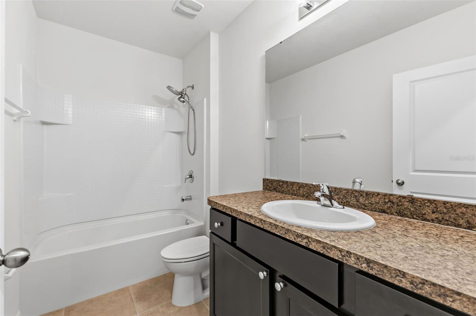 Image 22 of 39 For 184 Tierra Verde Way