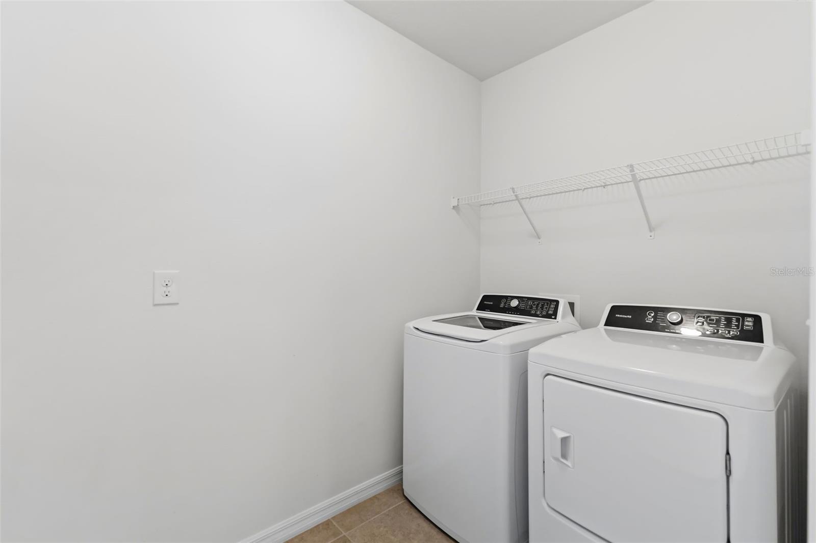 Image 24 of 39 For 184 Tierra Verde Way