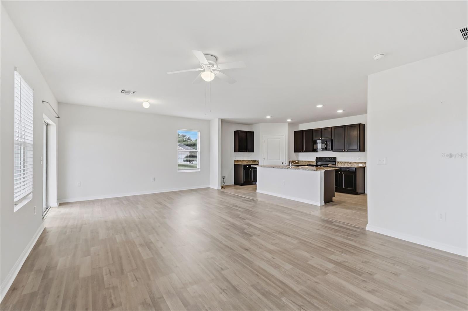 Image 4 of 39 For 184 Tierra Verde Way