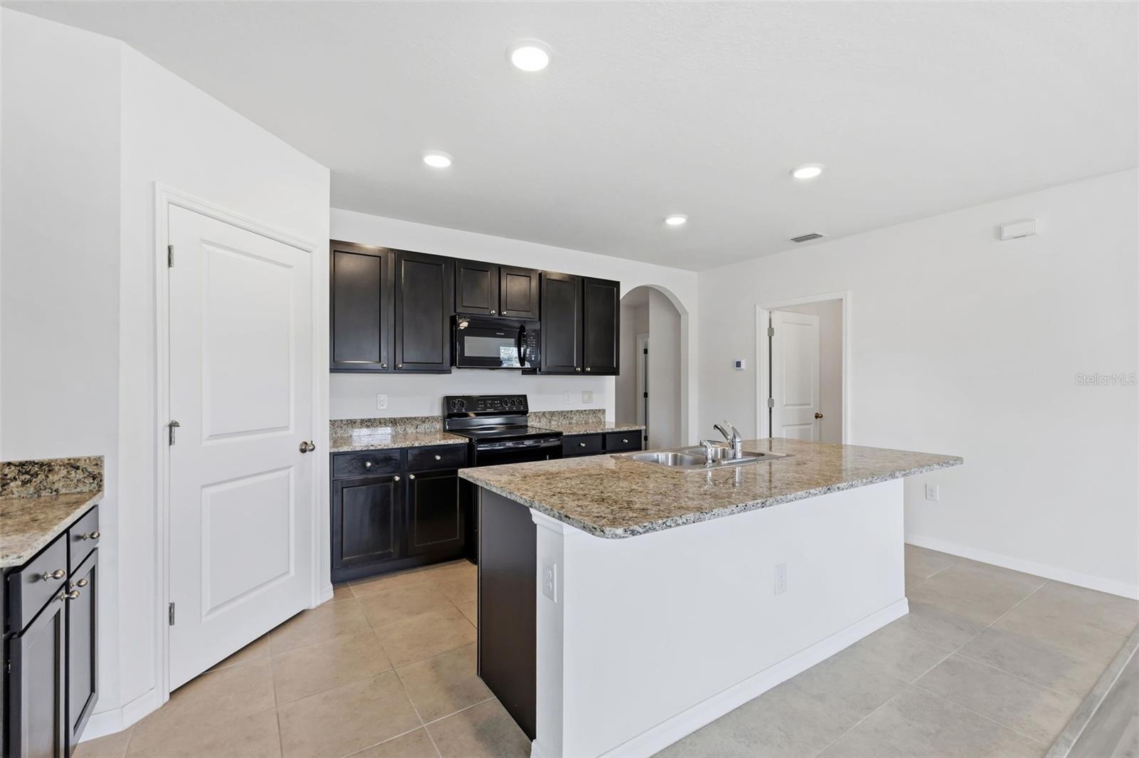 Image 7 of 39 For 184 Tierra Verde Way