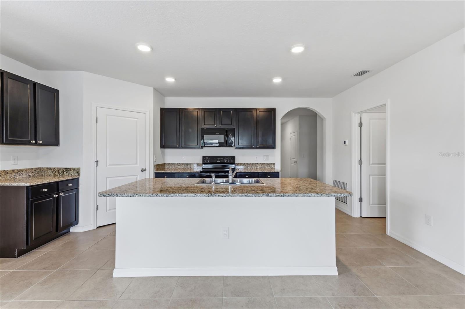 Image 8 of 39 For 184 Tierra Verde Way