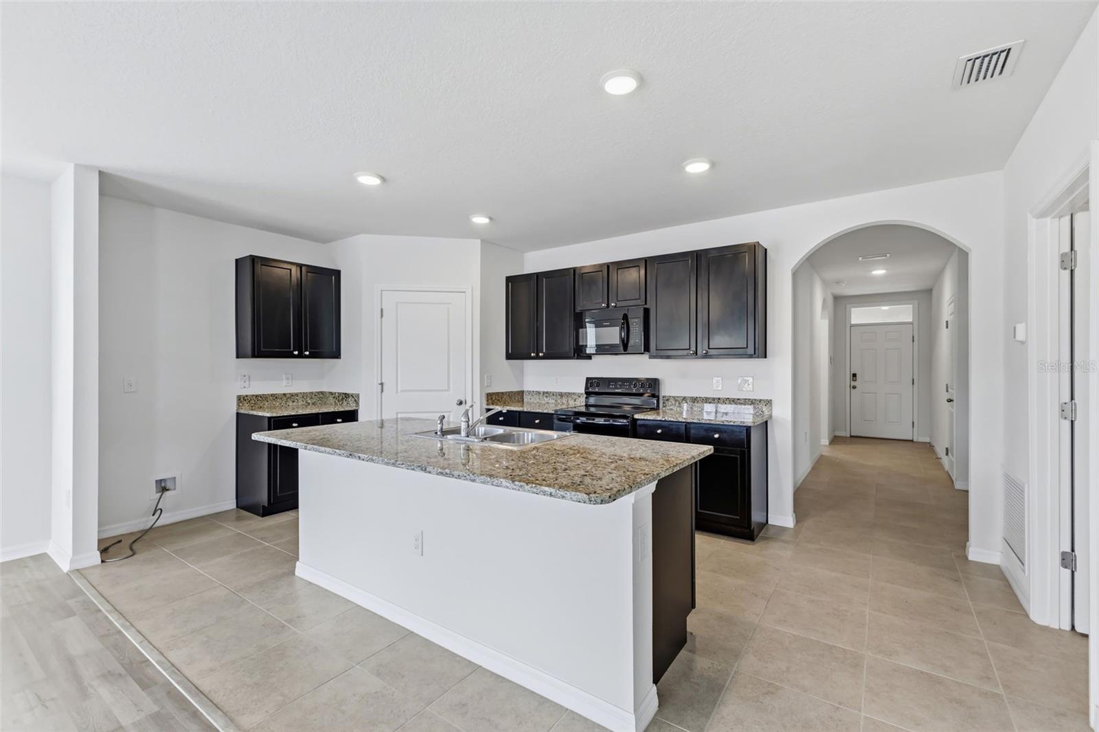 Image 9 of 39 For 184 Tierra Verde Way