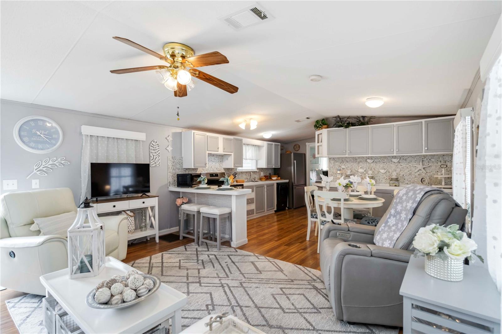 Image 10 of 27 For 10303 Burnt Store Road 230