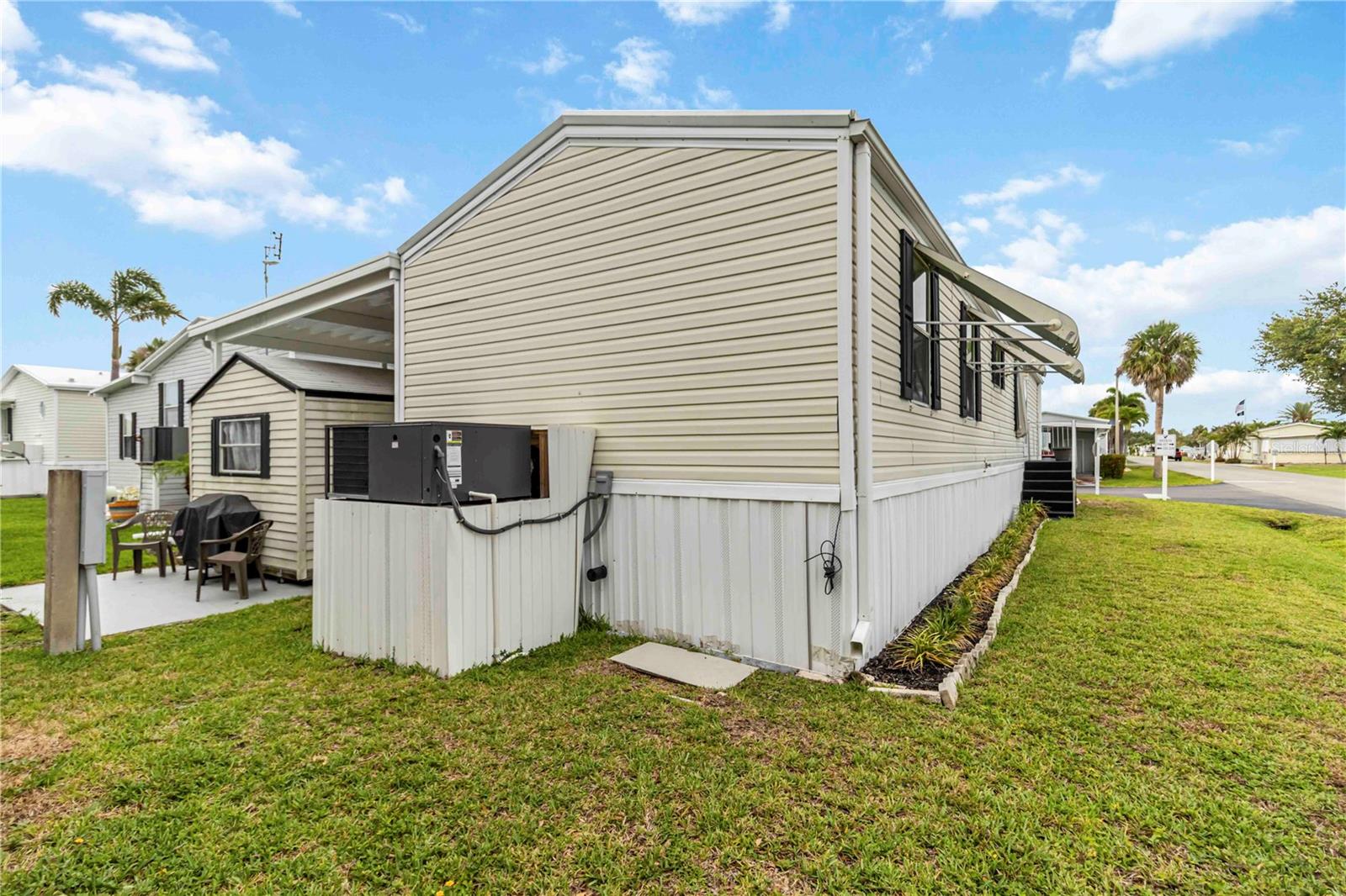 Image 21 of 27 For 10303 Burnt Store Road 230