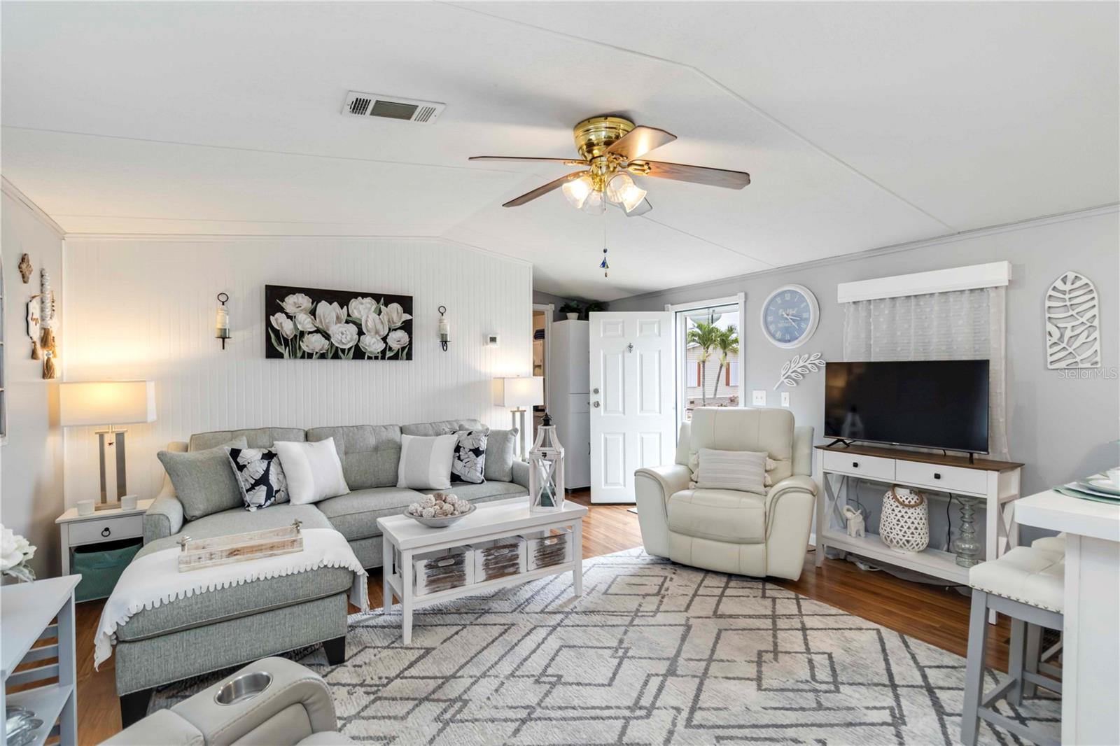 Image 9 of 27 For 10303 Burnt Store Road 230