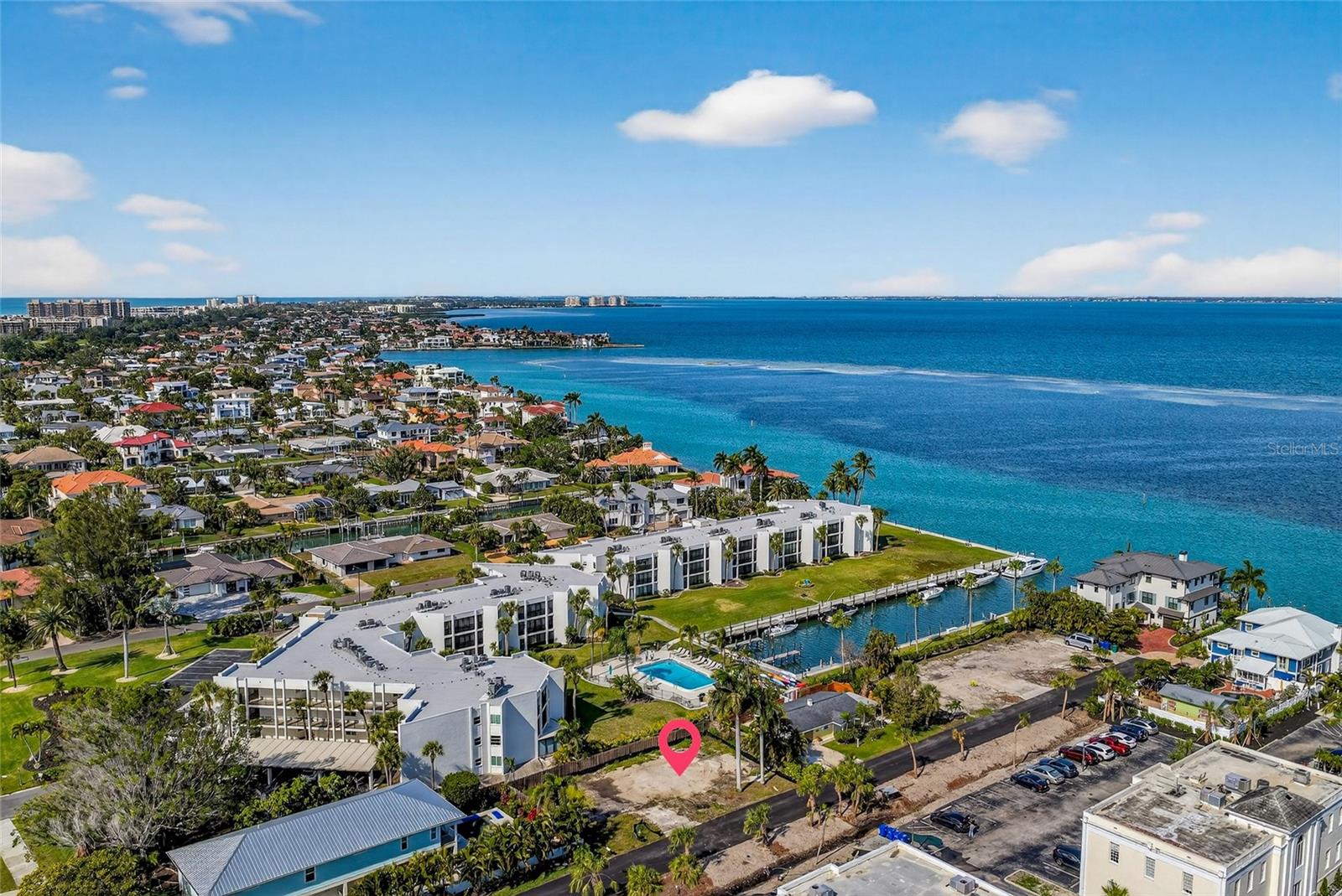 Image 3 of 27 For 525 Channel Lane