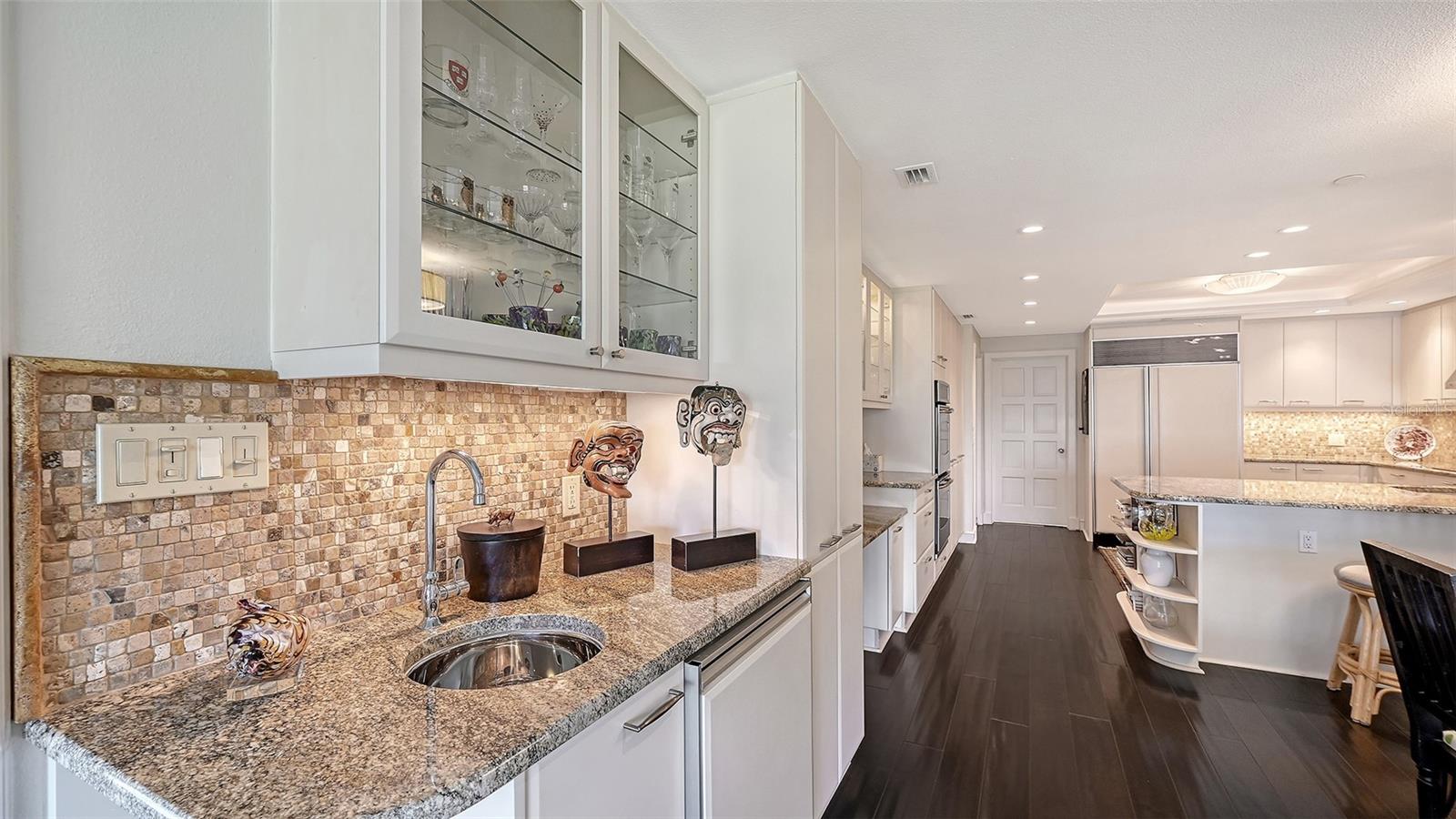 Image 17 of 76 For 2550 Harbourside Drive 324