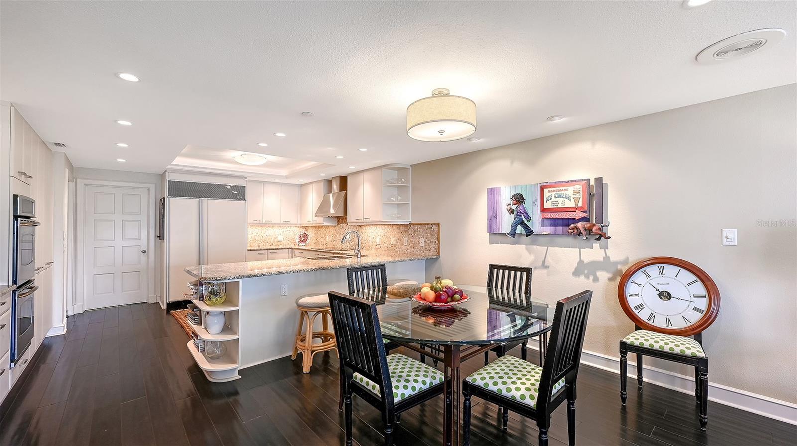 Image 18 of 76 For 2550 Harbourside Drive 324