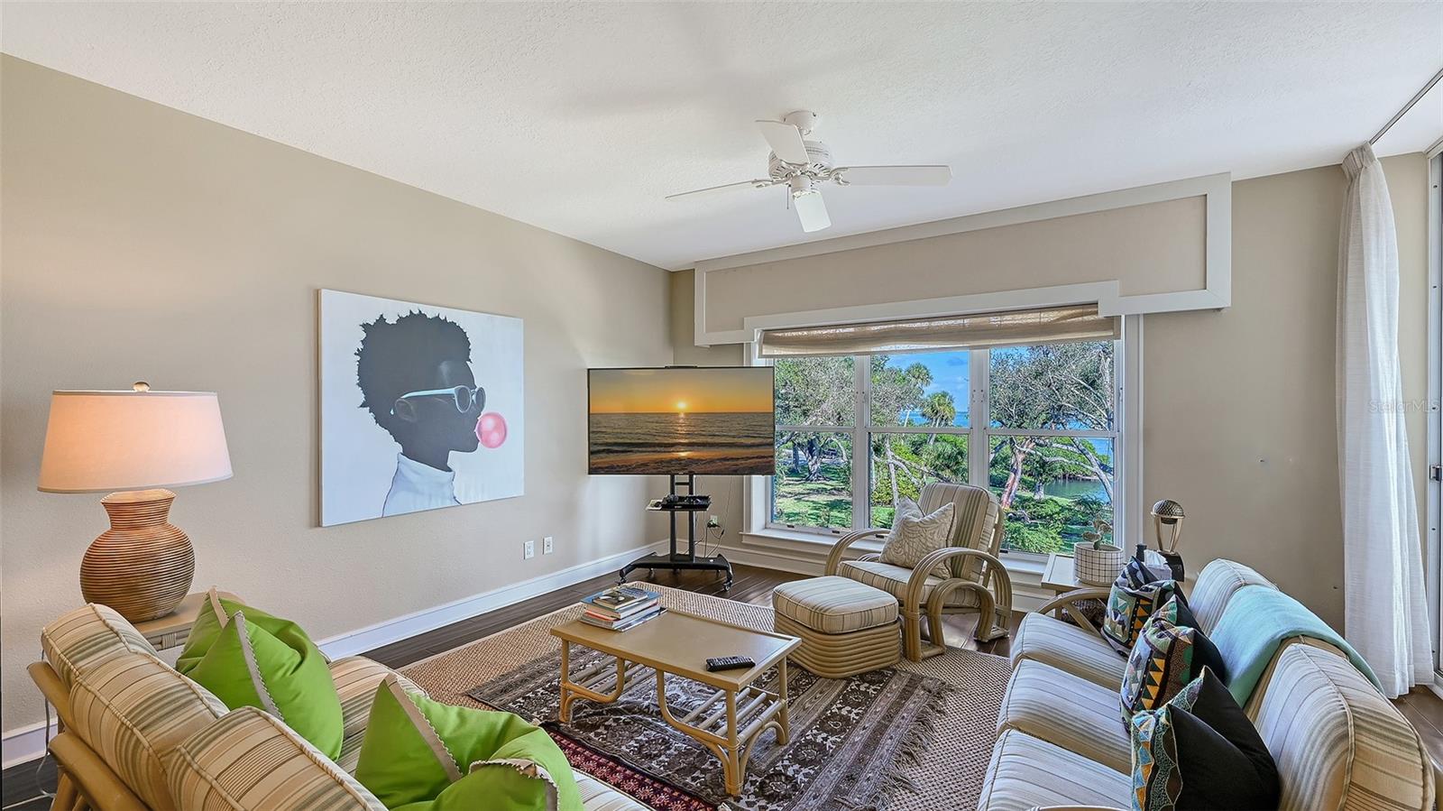 Image 26 of 76 For 2550 Harbourside Drive 324